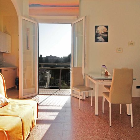 Appartamento Del Sole Дезенцано-дель-Гарда Экстерьер фото